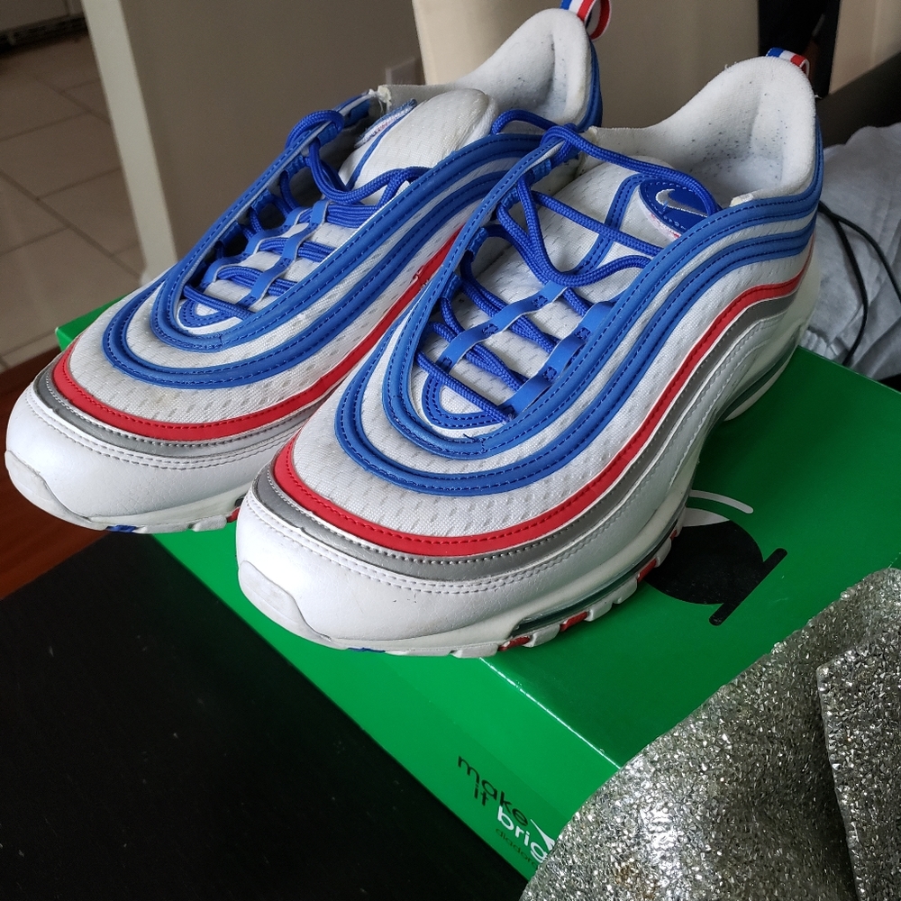 A pair nike